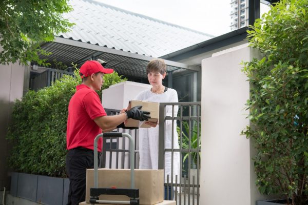 delivery-man-courier-e1607329593338.jpg
